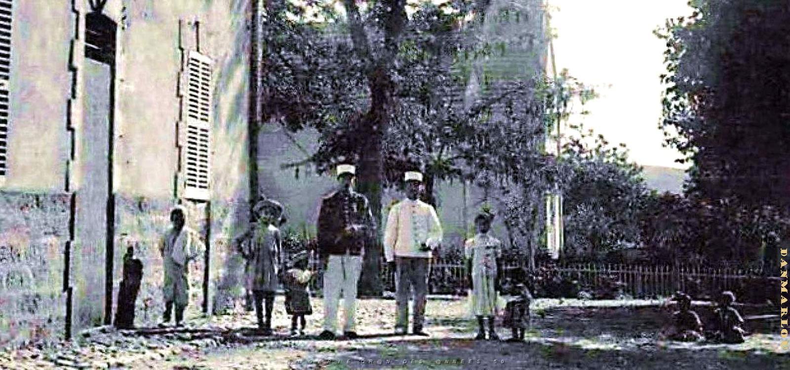 2261- Oued-Athemia - Gendarmerie  et Eglise2 - 1920.jpg